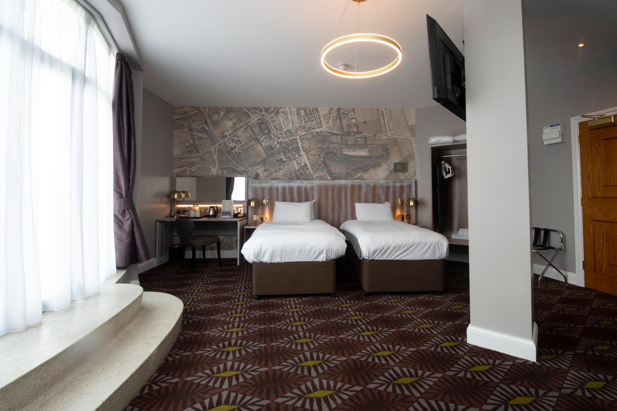 The Saxon Crown Wetherspoon Corby Zewnętrze zdjęcie