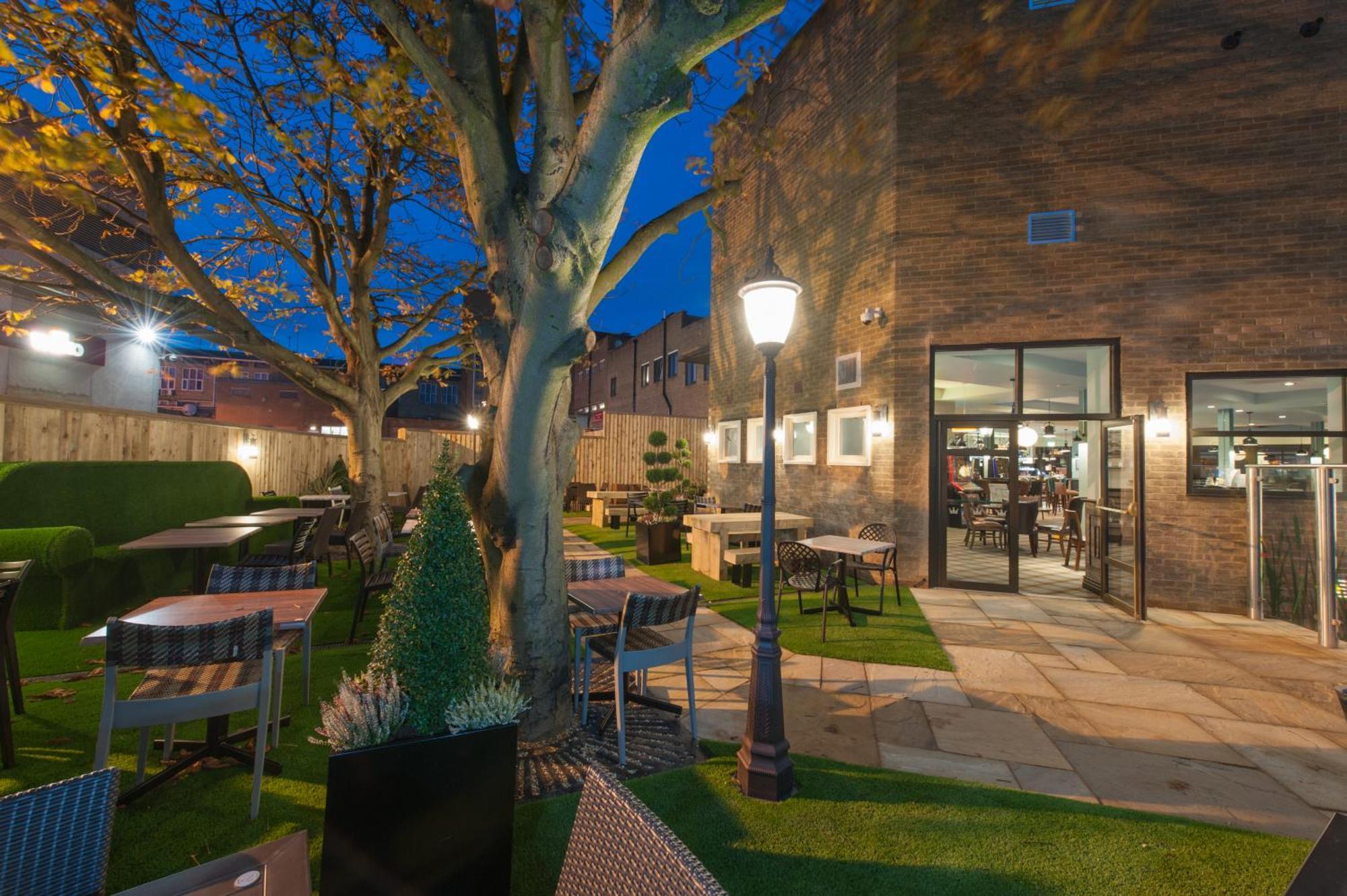 The Saxon Crown Wetherspoon Corby Zewnętrze zdjęcie