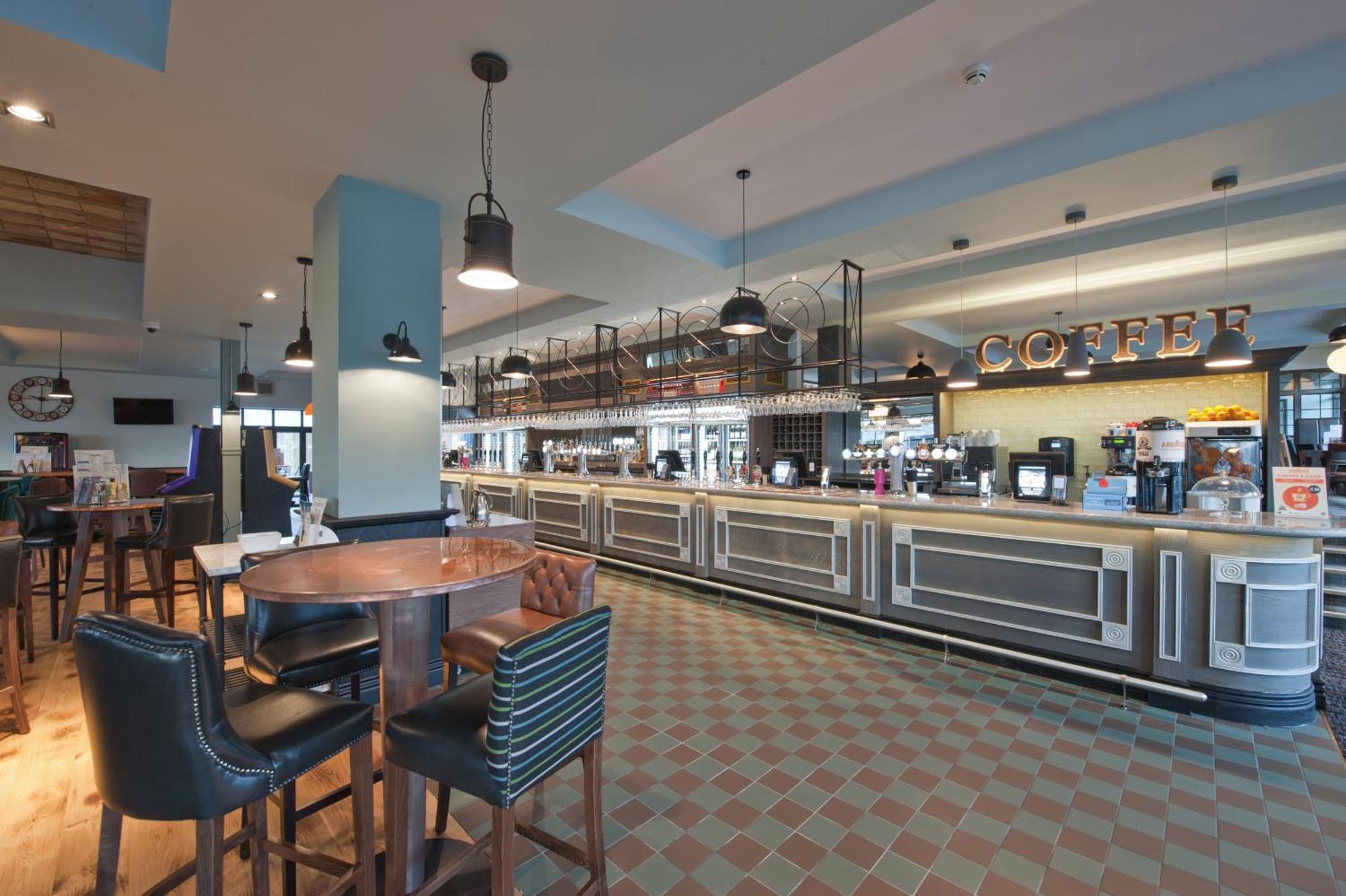 The Saxon Crown Wetherspoon Corby Zewnętrze zdjęcie