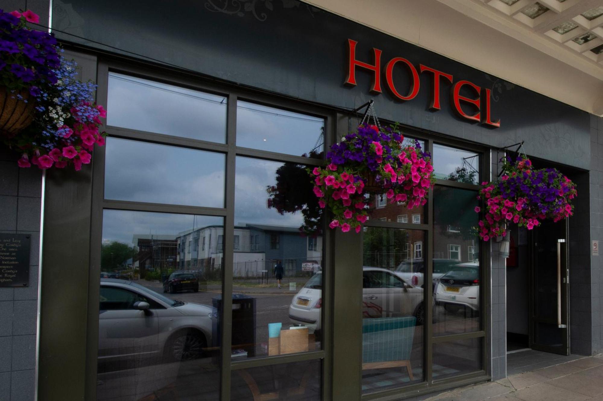 The Saxon Crown Wetherspoon Corby Zewnętrze zdjęcie