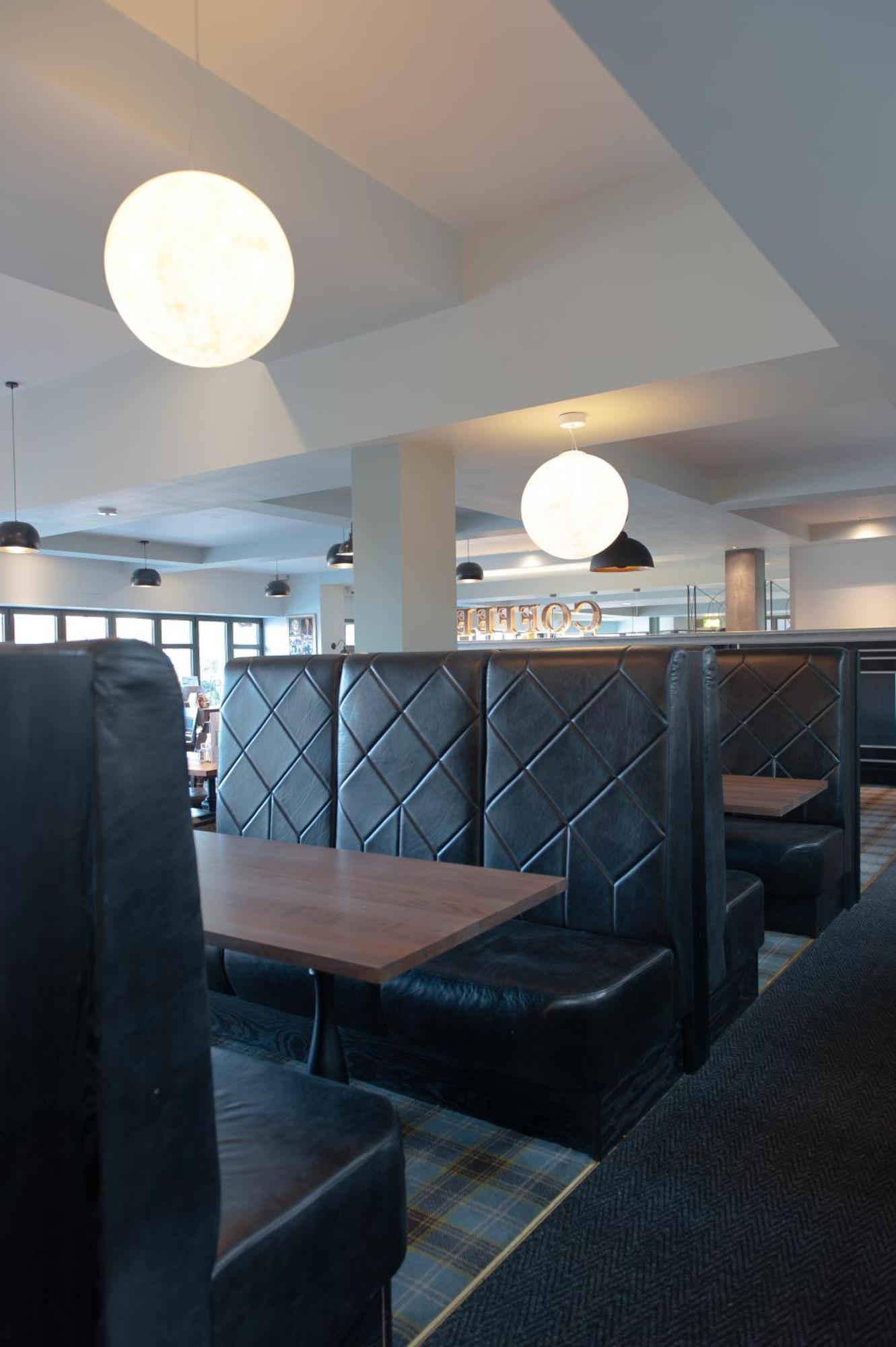 The Saxon Crown Wetherspoon Corby Zewnętrze zdjęcie